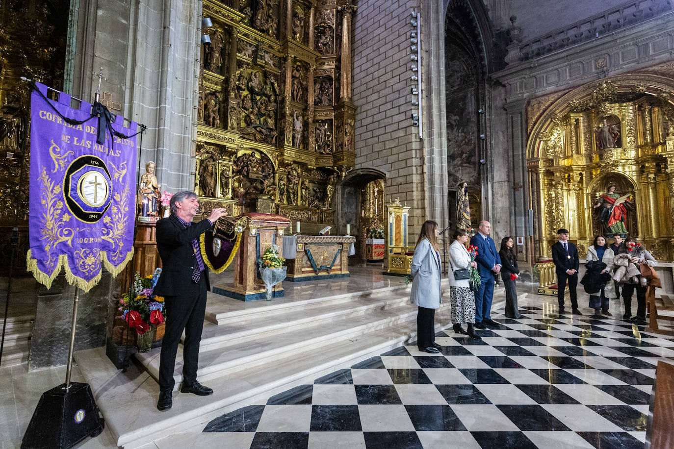 El besapies de este Viernes Santo, en imágenes