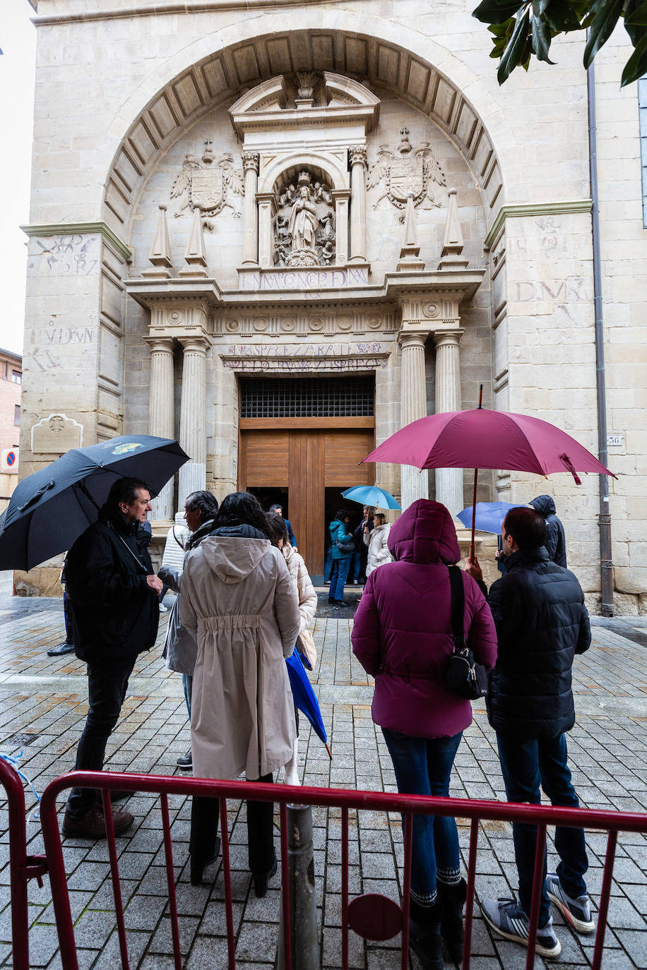 El besapies de este Viernes Santo, en imágenes