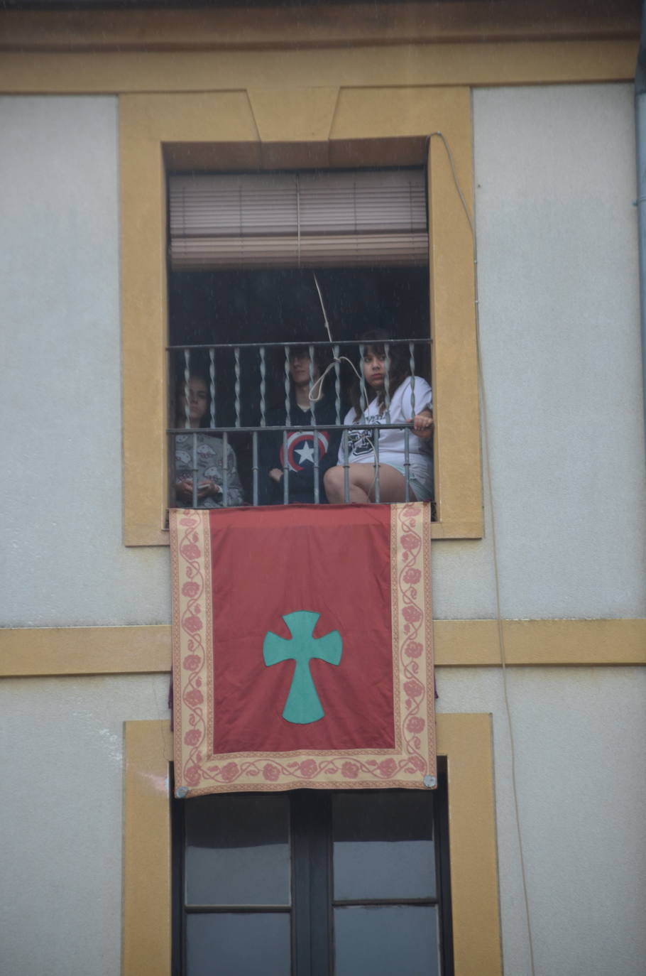 Las imágenes del encuentro entre la virgen Gloriosa y Cristo Resucitado en Calahorra