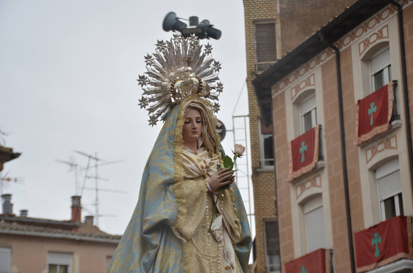 Las imágenes del encuentro entre la virgen Gloriosa y Cristo Resucitado en Calahorra