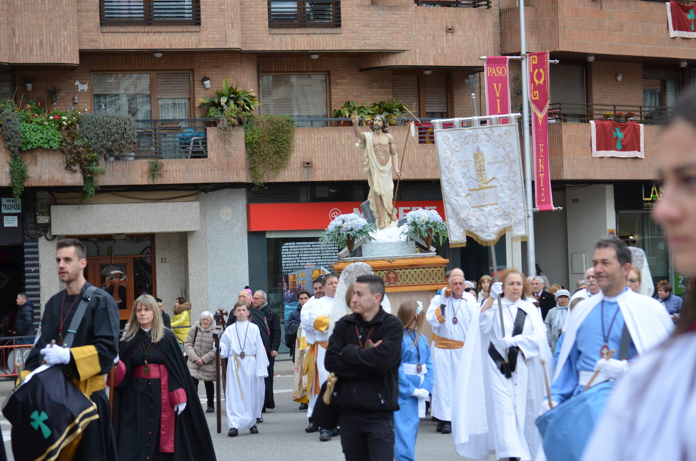 Las imágenes del encuentro entre la virgen Gloriosa y Cristo Resucitado en Calahorra