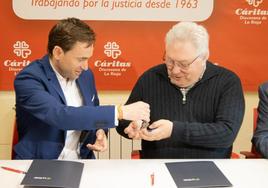 Daniel Osés (Política Local) y José Andrés Pérez (Cáritas), este martes.