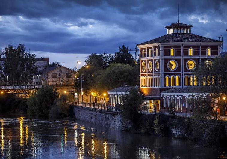 Casa de las Ciencias de Logroño, en el edificio del antiguo Matadero, junto al Ebro.