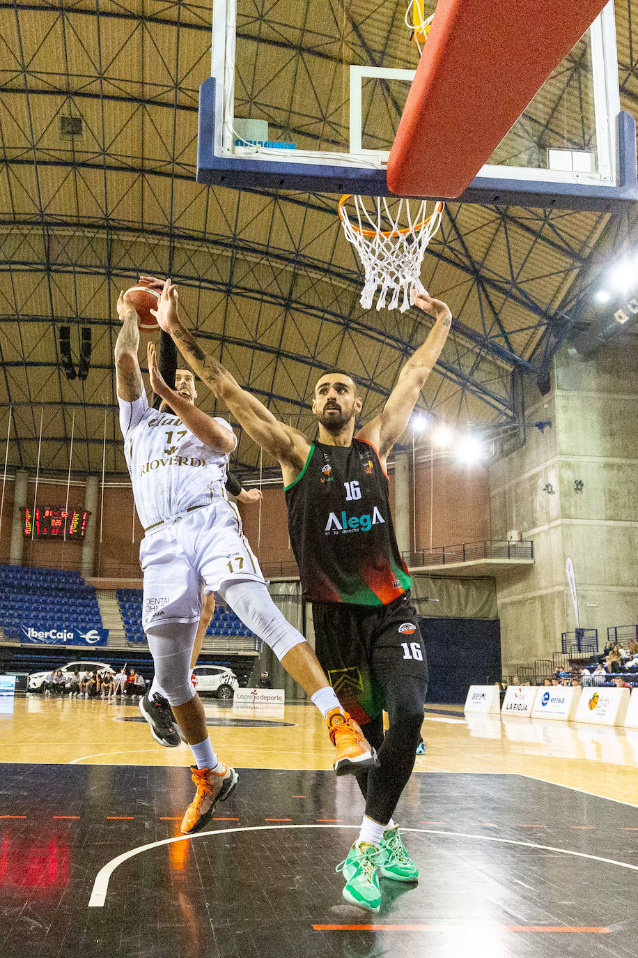 Las imágenes del partido Clavjo-Cantabria