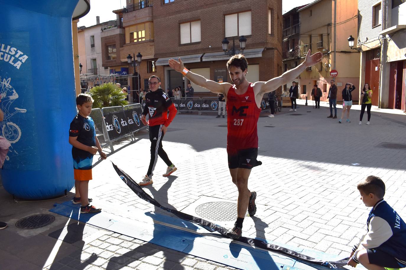 Eñaut Insausti e Irati Beorlegi ganan la II Iberus Race de Rincón de Soto