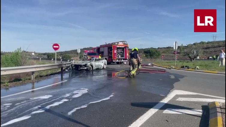 Arde un coche en Ventosa