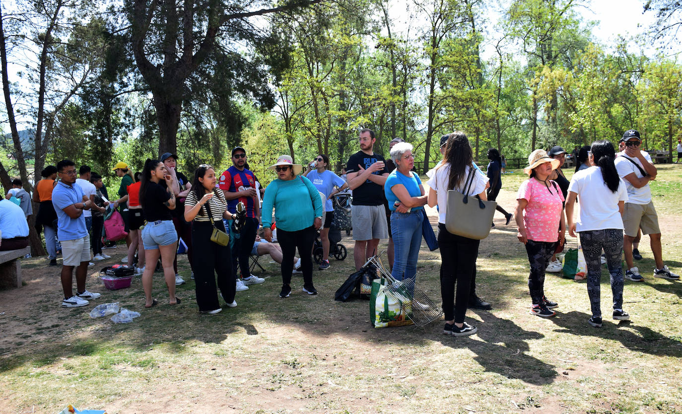 Mucha gente y pocos asadores en La Grajera