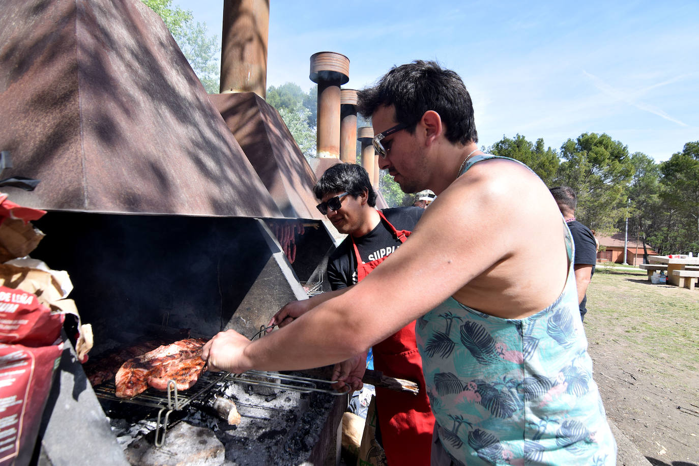 Mucha gente y pocos asadores en La Grajera