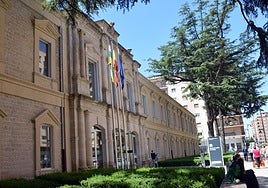 Exterior del Palacio de Justicia de Logroño.
