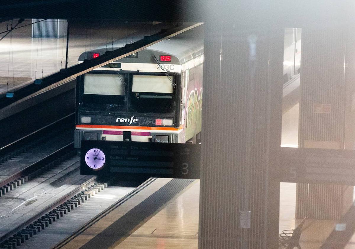 Un tren en la estación de Logroño.