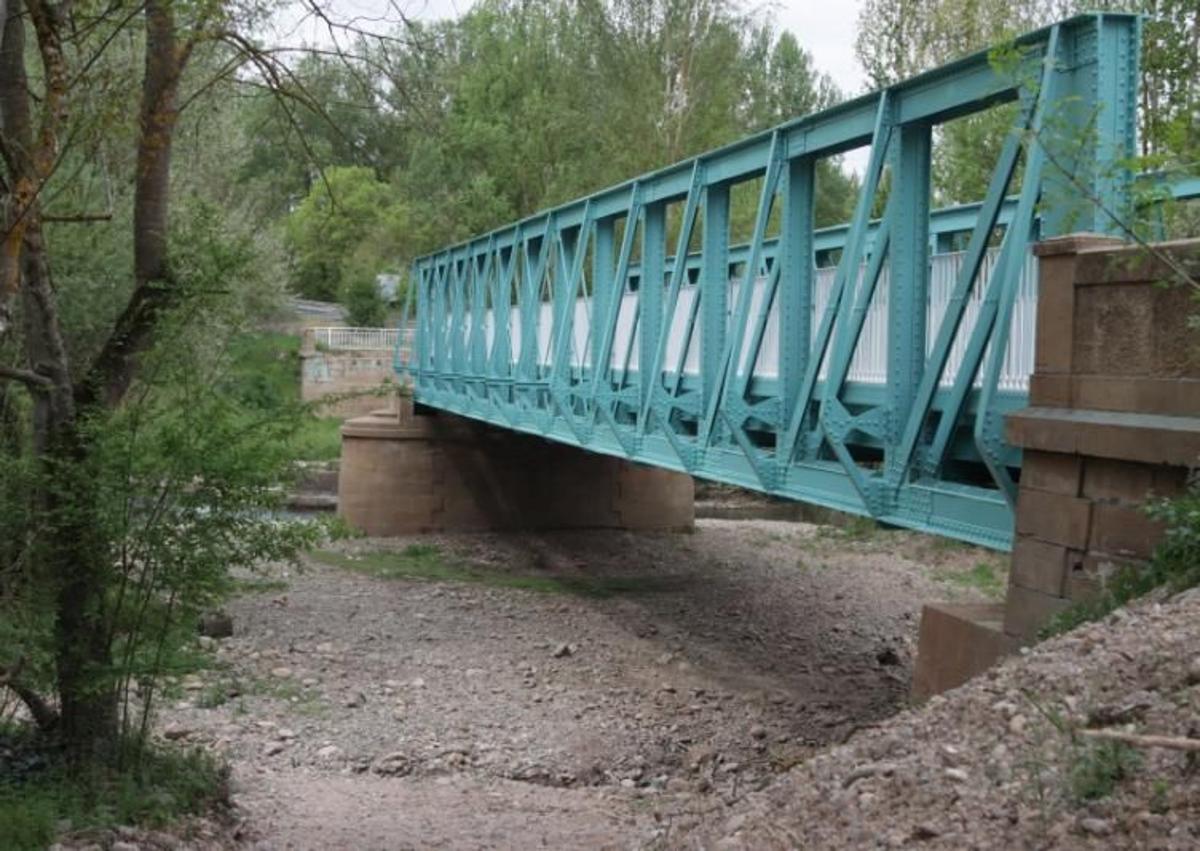 Imagen secundaria 1 - El centenario puente de Arenzana reabre al público como un mirador