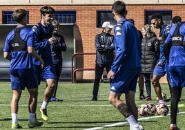 La plantilla de la Sociedad Deportiva Logroñés, durante un entrenamiento en Pradoviejo