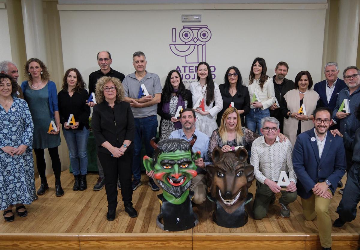 Los ganadores y finalistas de los premios del Ateneo.