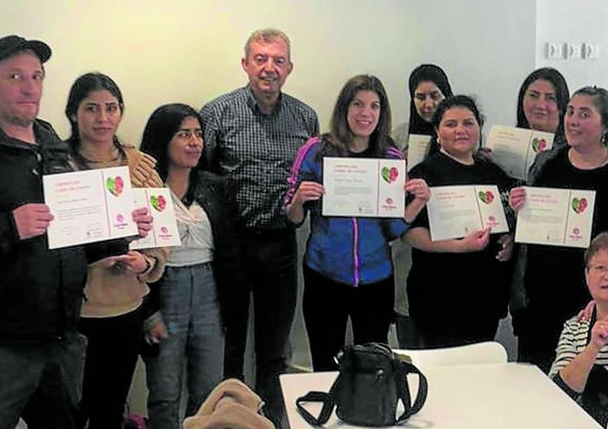 Imagen secundaria 1 - Las recetas de siempre unen a los vecinos en los fogones