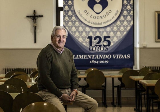 Luis Álvarez, presidente de la Cocina Económica, en el comedor social de la organización en Logroño.