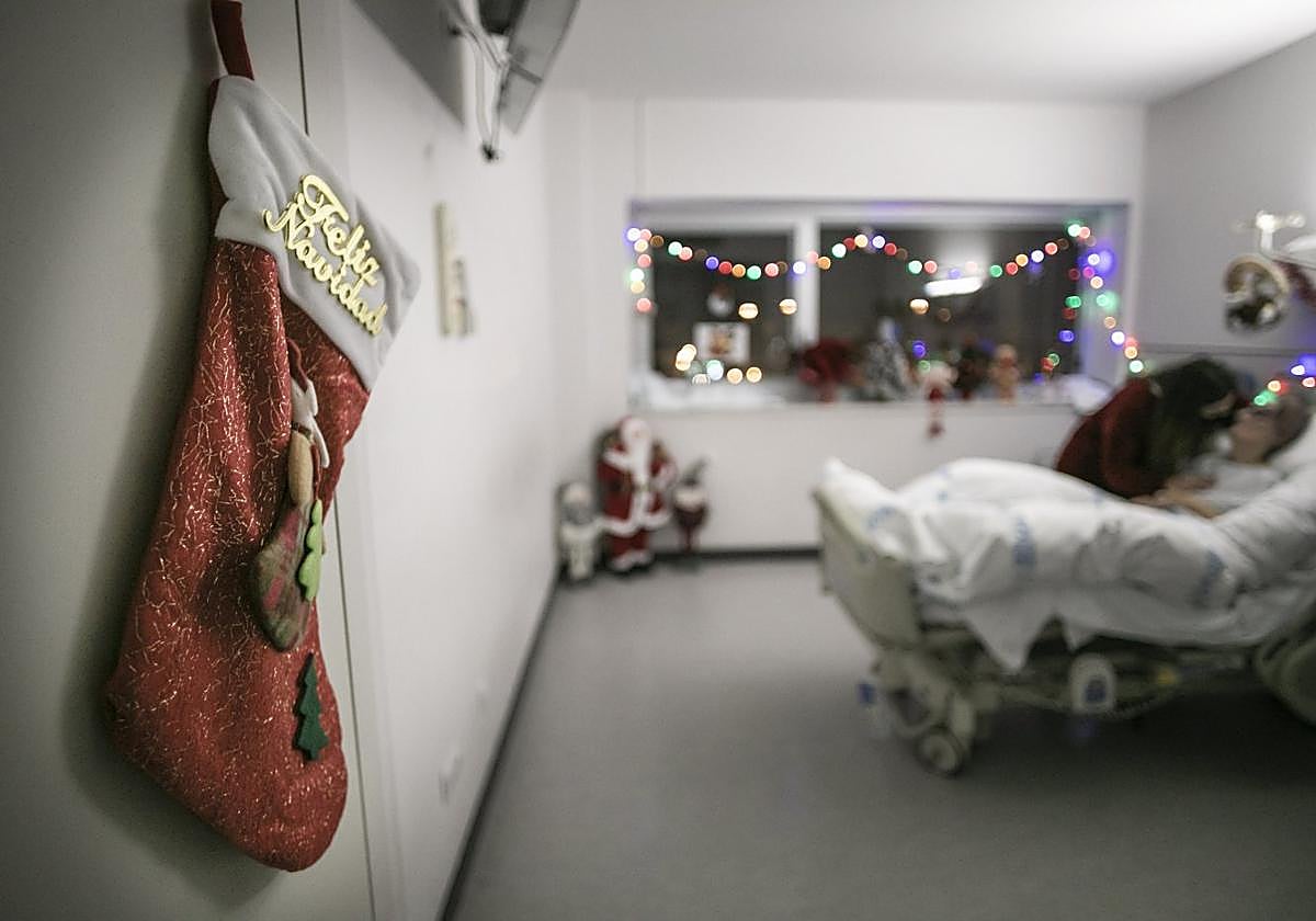 Marianela, en una imagen de la Navidad de 2020, en la habitacion 406 del hospital San Pedro.