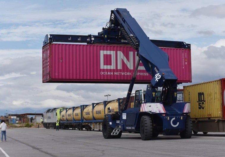 Imagen de la inauguración del Centro Logístico Intermodal de La Rioja, en septiembre de 2022.