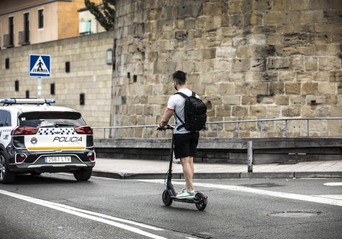 Los patinetes, «en el punto de mira» del Ayuntamiento de Logroño para «corregir» incumplimientos, «no para multar