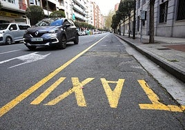 Buena parte de la parada de taxi de la fachada de la antigua estación se convertirá en aparcamiento en línea.
