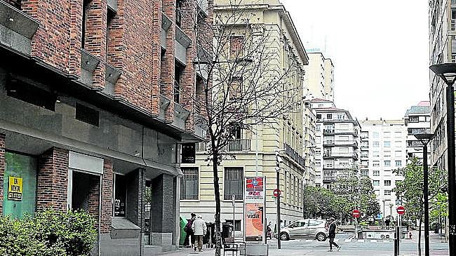 Imagen después - El banco, la calle y los carmelitas