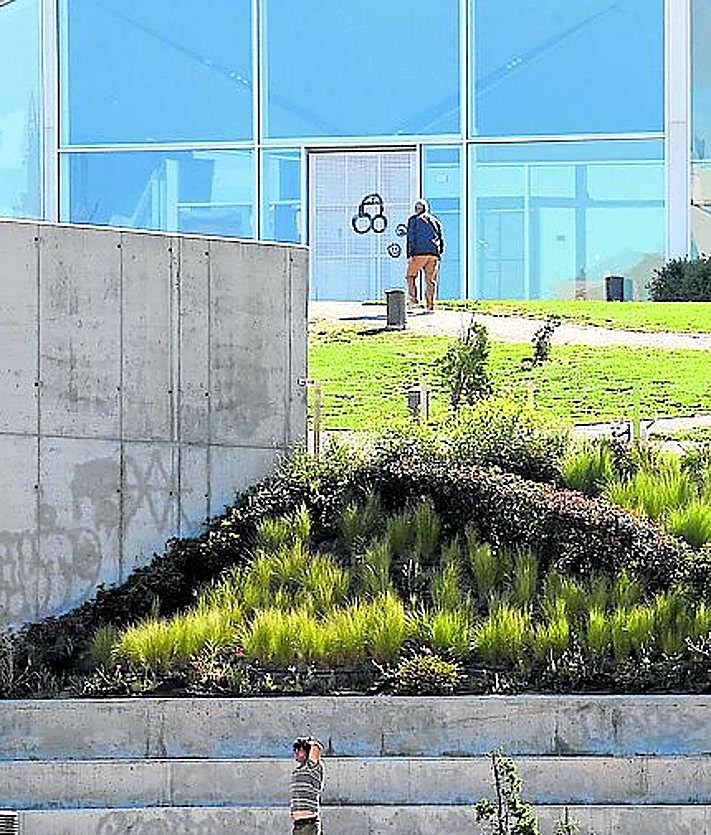 Imagen secundaria 2 - Algunas propuestas piden medidas contra el ruido que genera el ocio. Hay quien propone dotaciones deportivas en el parque Felipe VI. 