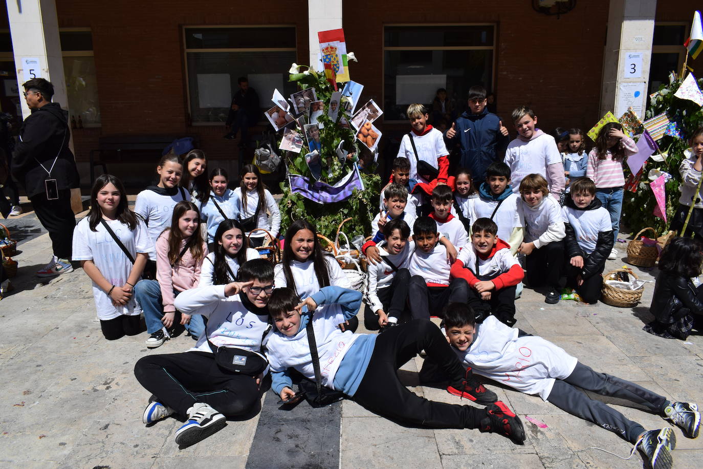 Concurso de Mayos Populares de Lardero