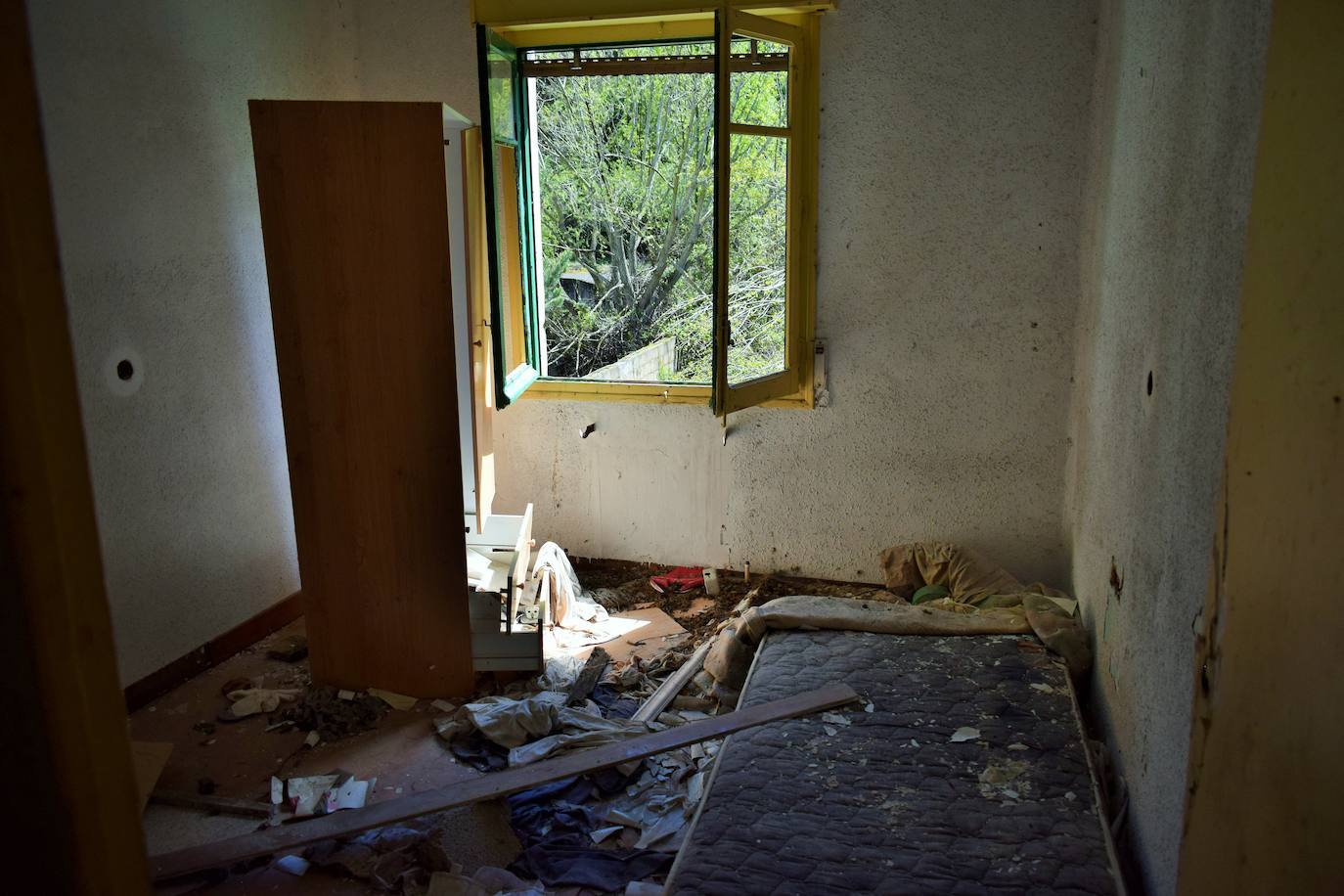 Las imágenes del estado de abandono de la piscifactoria