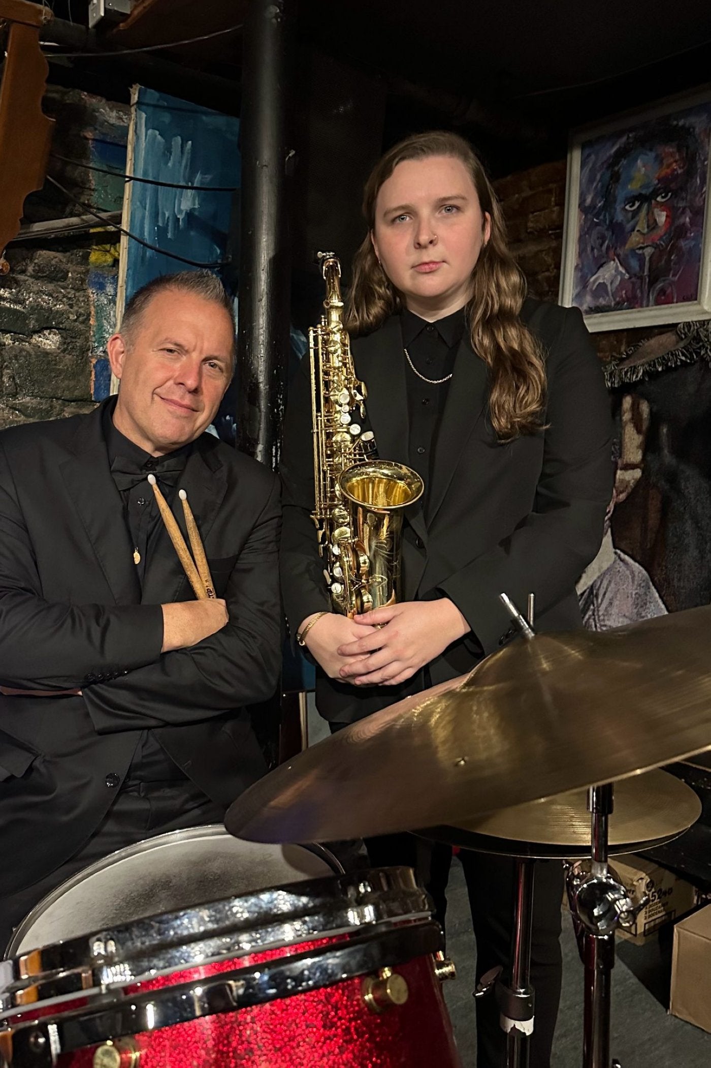 El baterista Joe Farnsworth y la saxofonista Sarah Hanahan.