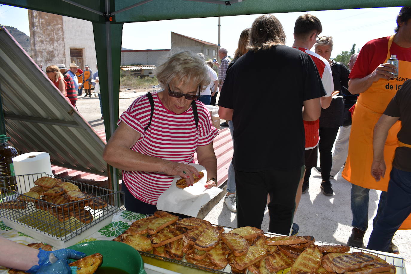 Fiesta del trujal en Igea con 1.500 tostadas para disfrutar