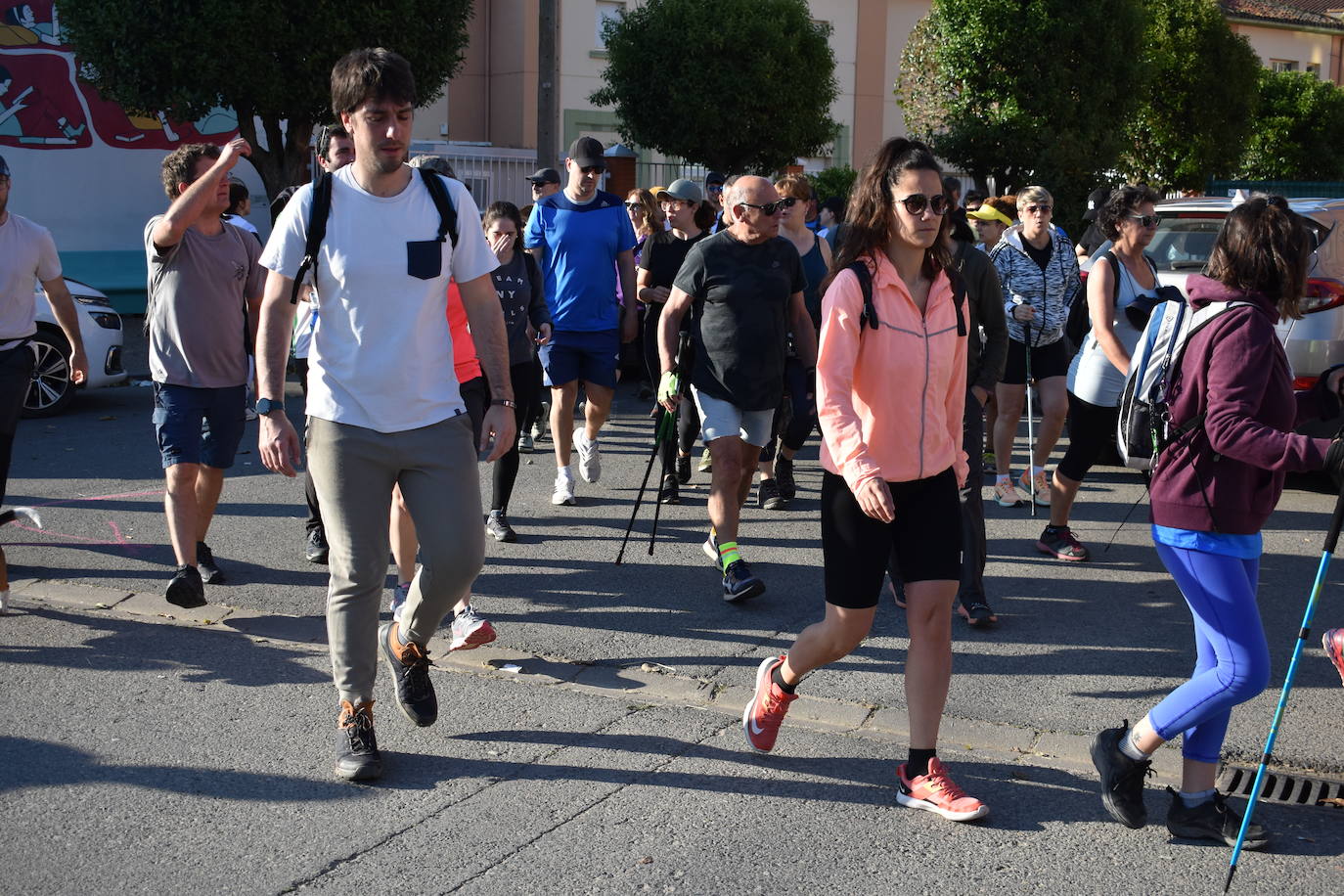 Dos marchas senderistas reúnen más de trescientas personas en Pradejón y Rincón de Soto