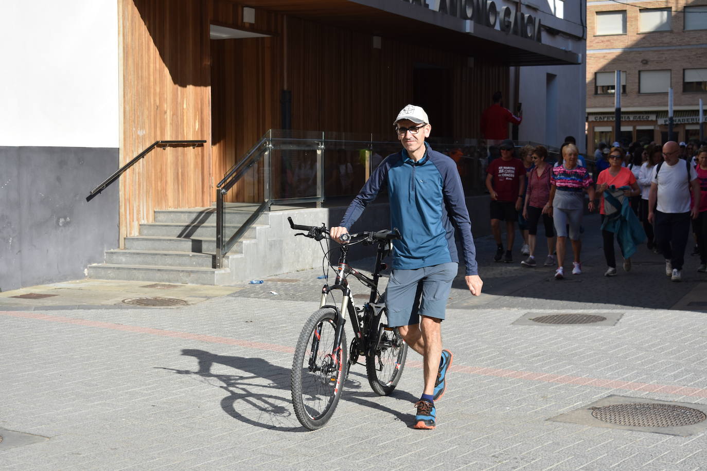 Dos marchas senderistas reúnen más de trescientas personas en Pradejón y Rincón de Soto