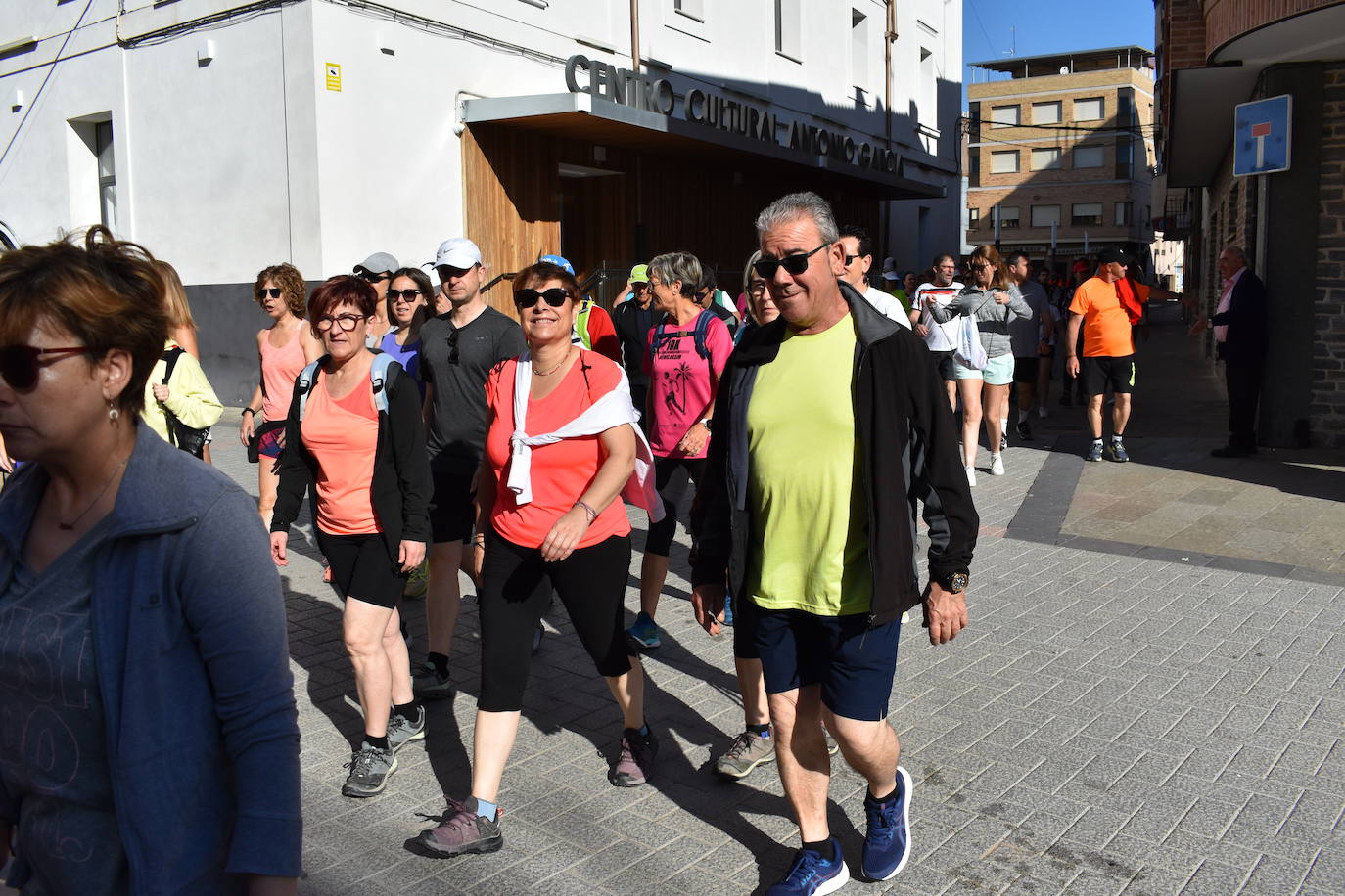 Dos marchas senderistas reúnen más de trescientas personas en Pradejón y Rincón de Soto