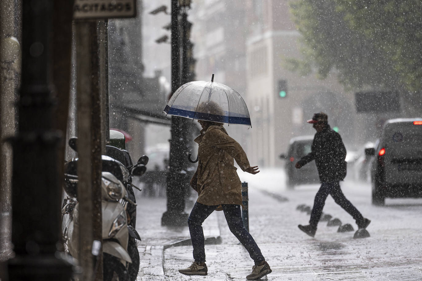 Intensa tormenta sobre Logroño