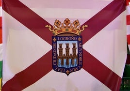 ¿El escudo histórico o el actual?