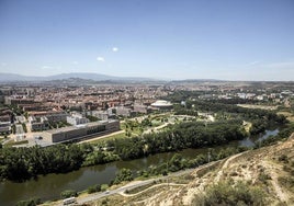 Río Ebro a su paso por la ciudad de Logroño.