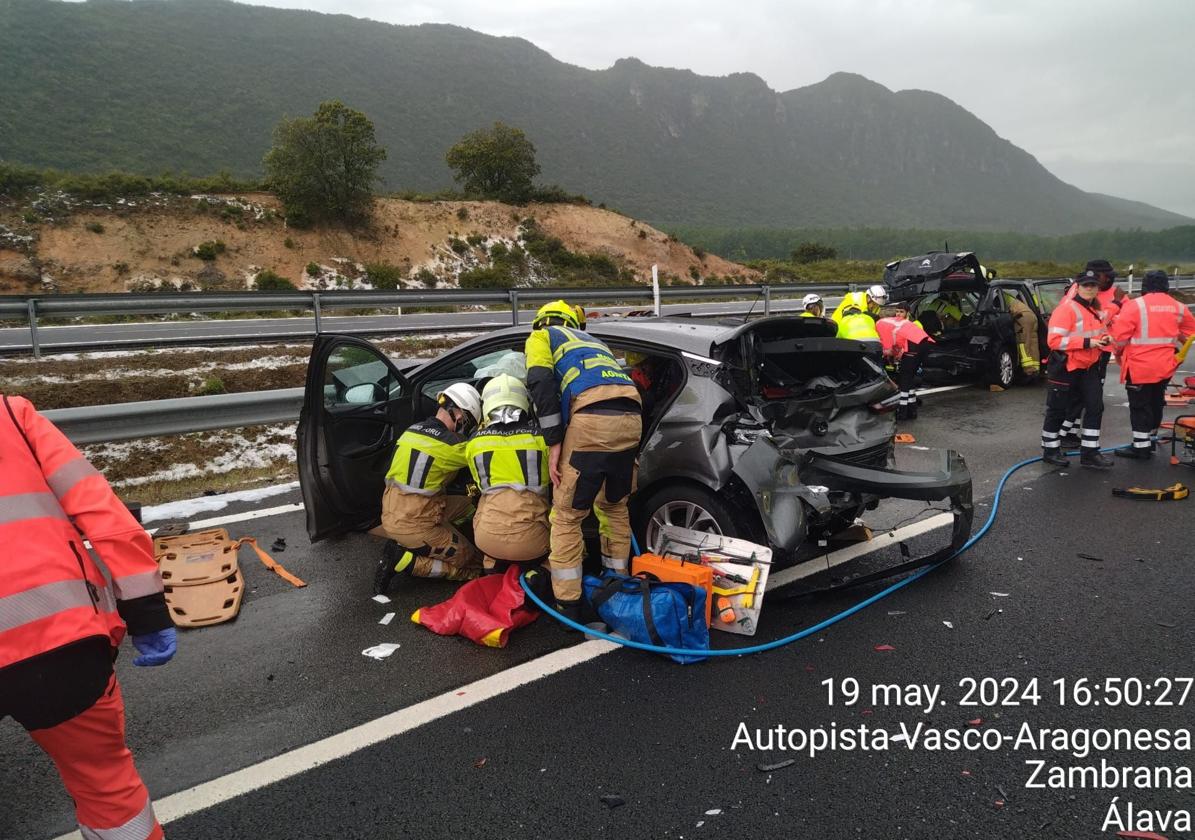 Ocho personas resultan heridas en un choque múltiple en la AP-68 a la altura de Zambrana tras una granizada