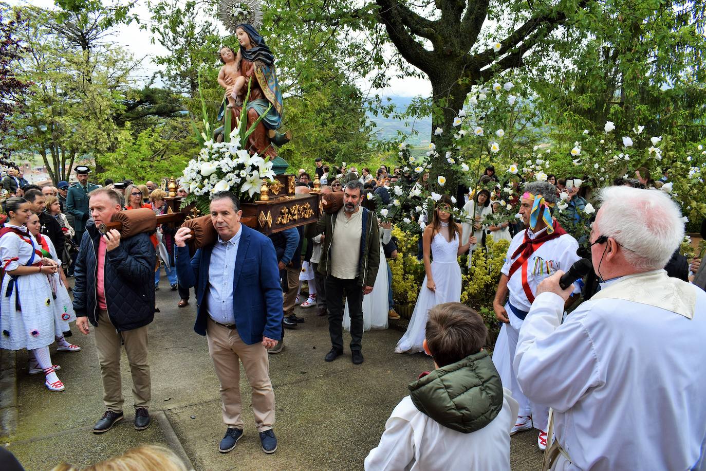 Las mejores postales de la procesión de las Doncellas