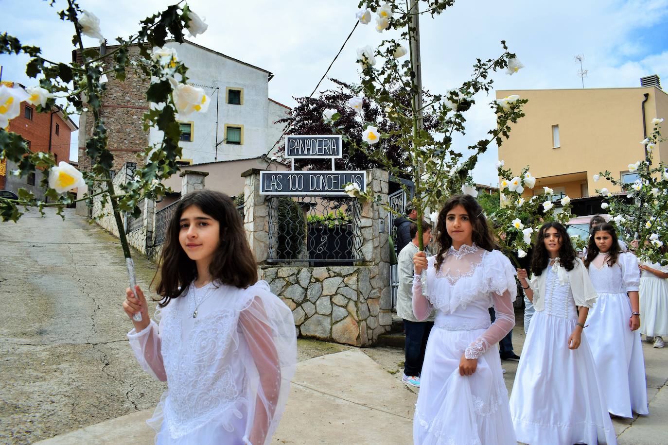 Las mejores postales de la procesión de las Doncellas