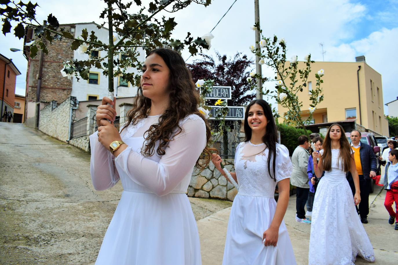 Las mejores postales de la procesión de las Doncellas