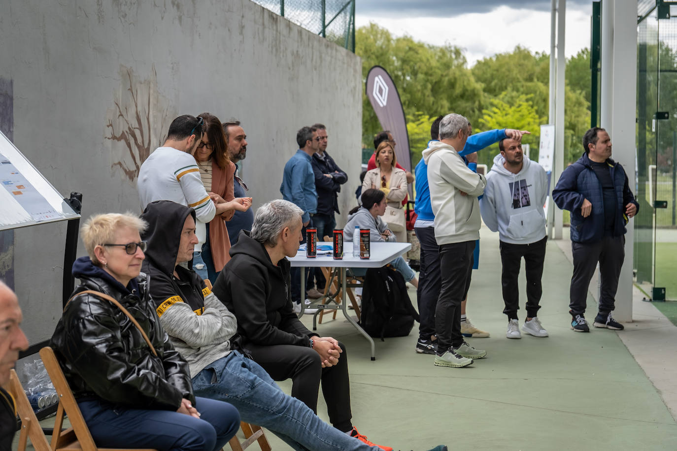 Ortodoncia Muro y Re9 toman ventaja en el torneo de pádel Empresas de La Rioja