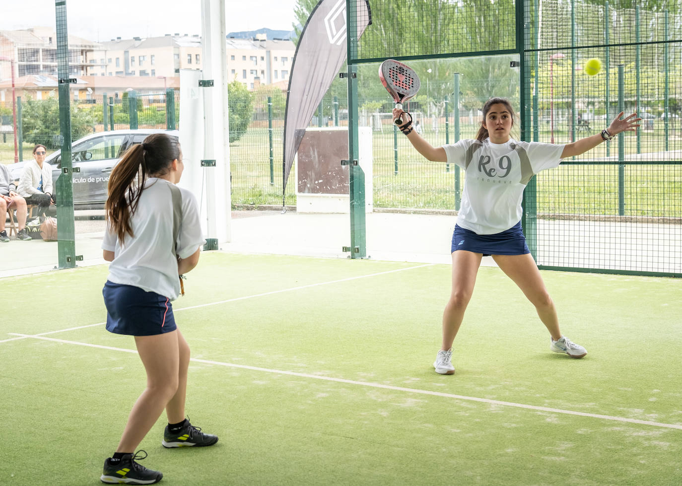 Ortodoncia Muro y Re9 toman ventaja en el torneo de pádel Empresas de La Rioja