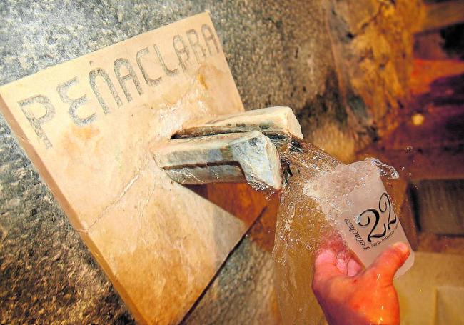El manantial del que emerge el agua de Peñaclara.