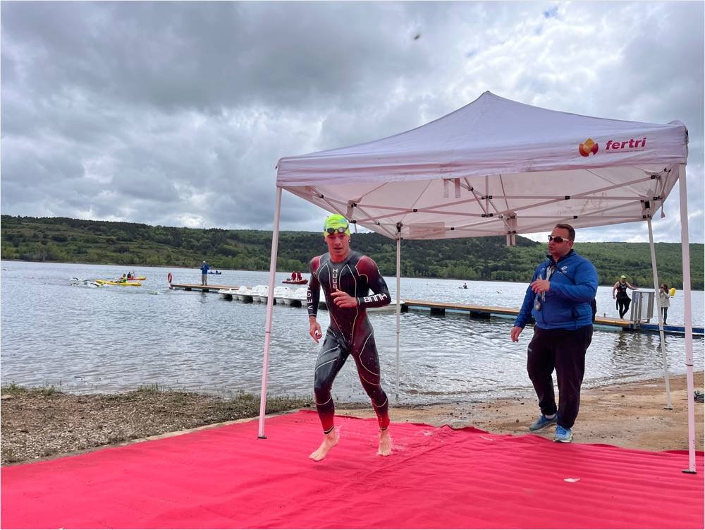 Del Alámo y Remírez ganan el triatlón de El Rasillo