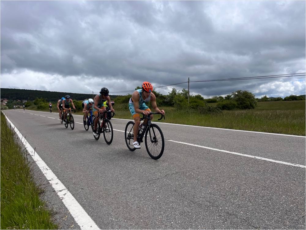 Del Alámo y Remírez ganan el triatlón de El Rasillo