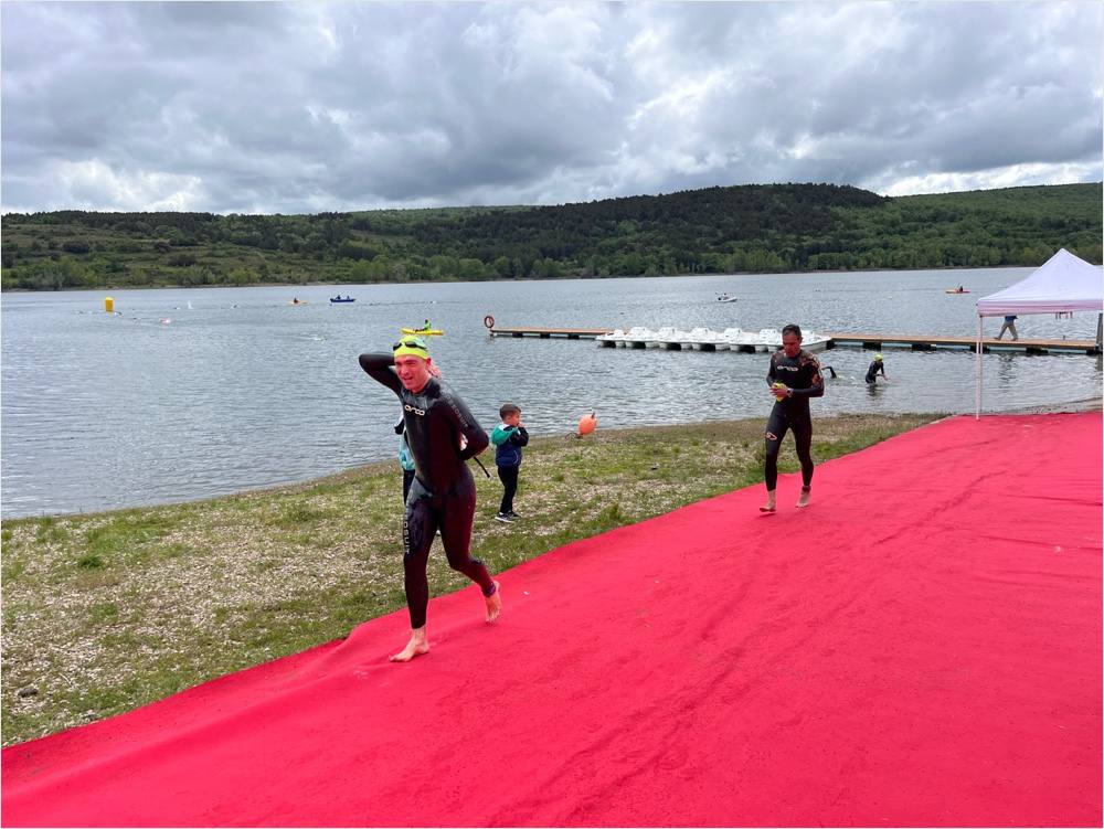 Del Alámo y Remírez ganan el triatlón de El Rasillo