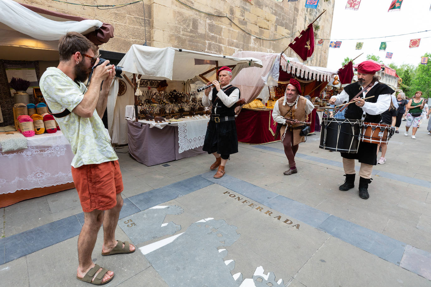 Logroño disfruta de los mercados de San Bernabé