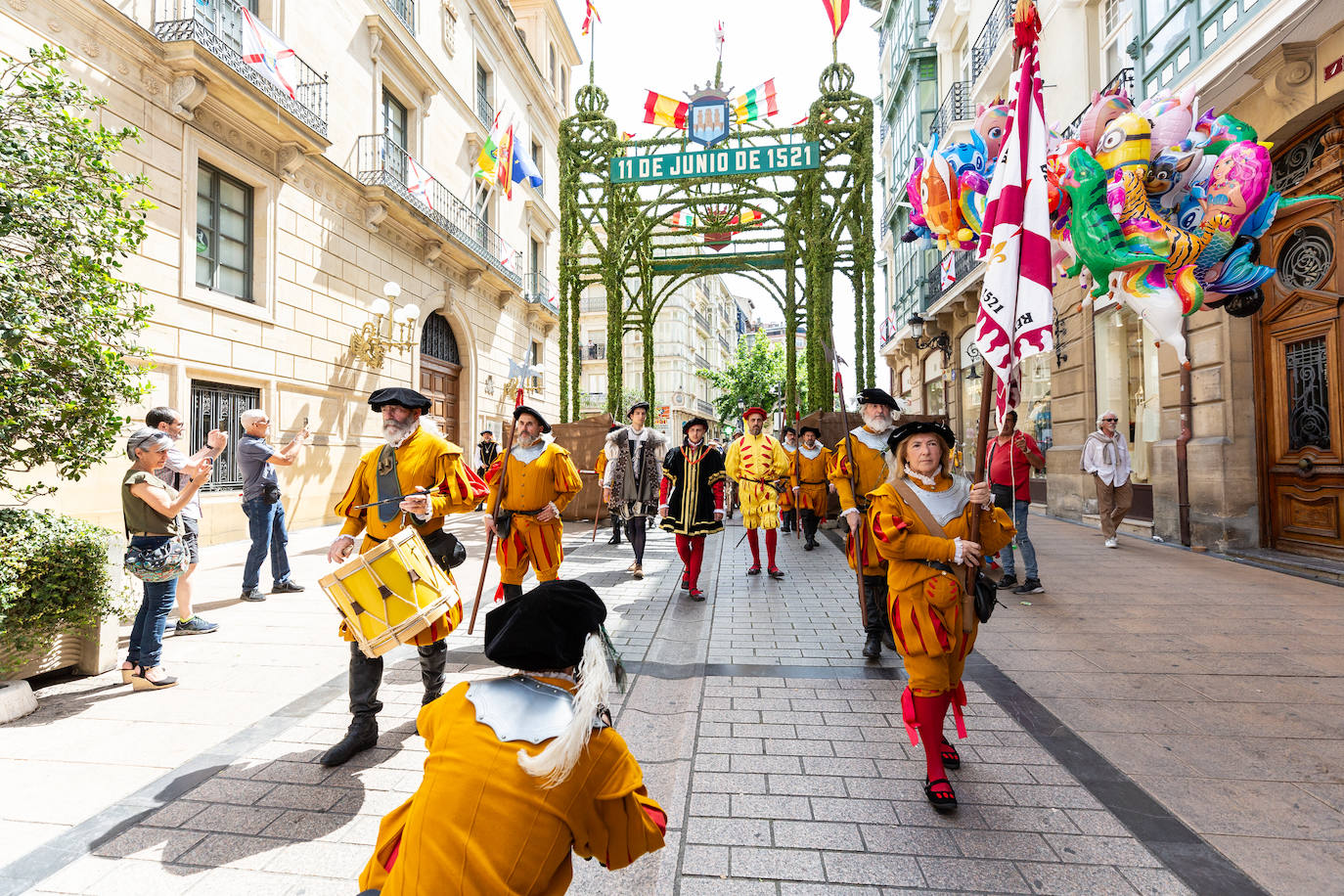 Desfile de Carlos V por las calles de Logroño