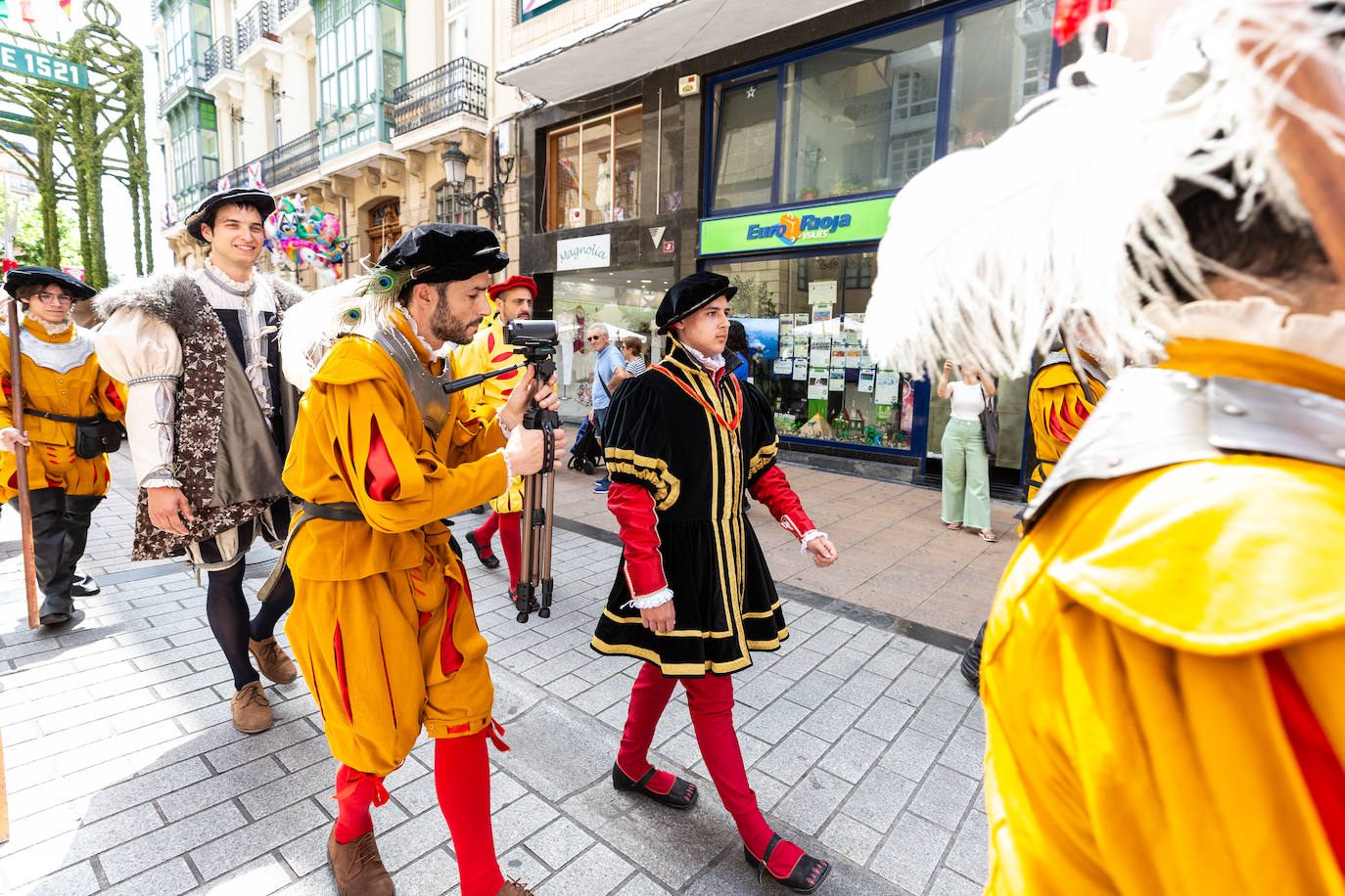 Desfile de Carlos V por las calles de Logroño