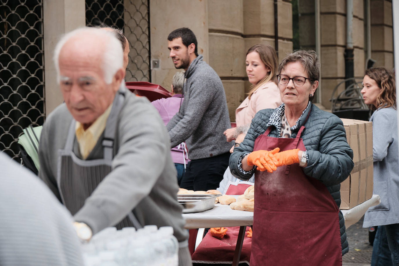 Degustación de bocatita de lomo con pimientos. Asociación de Vecinos Centro Histórico