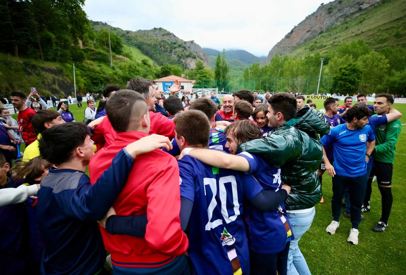 La celebración del Anguiano tras su pase a la fase nacional